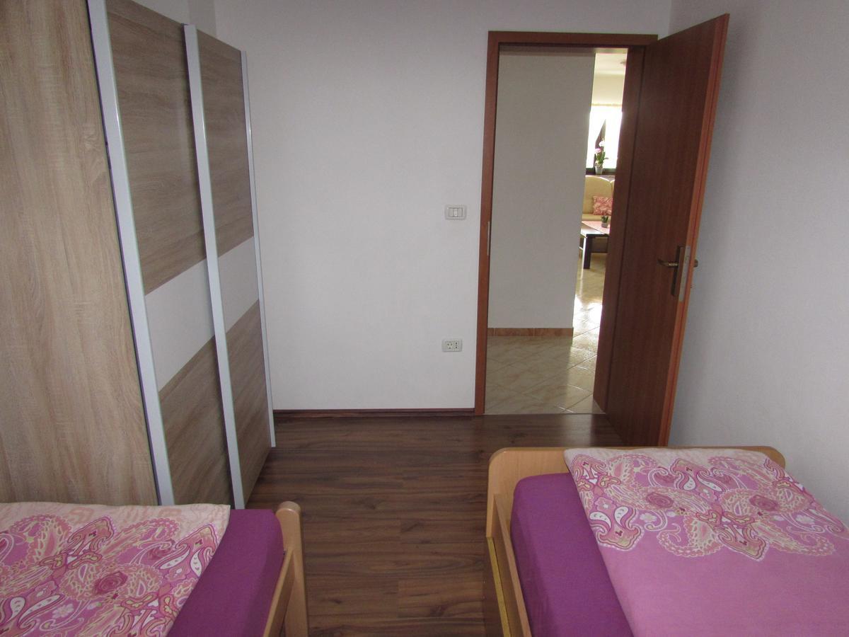 Apartments Goga 乌马格 外观 照片