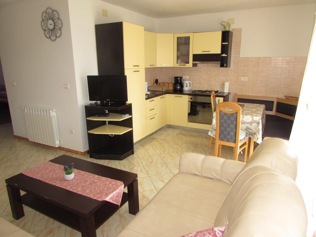 Apartments Goga 乌马格 外观 照片