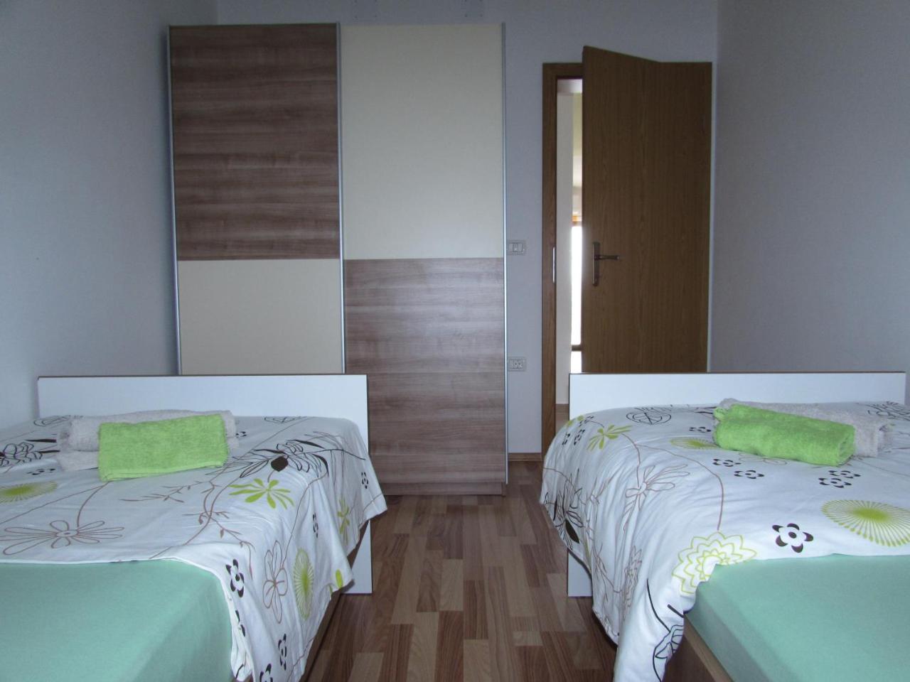 Apartments Goga 乌马格 外观 照片