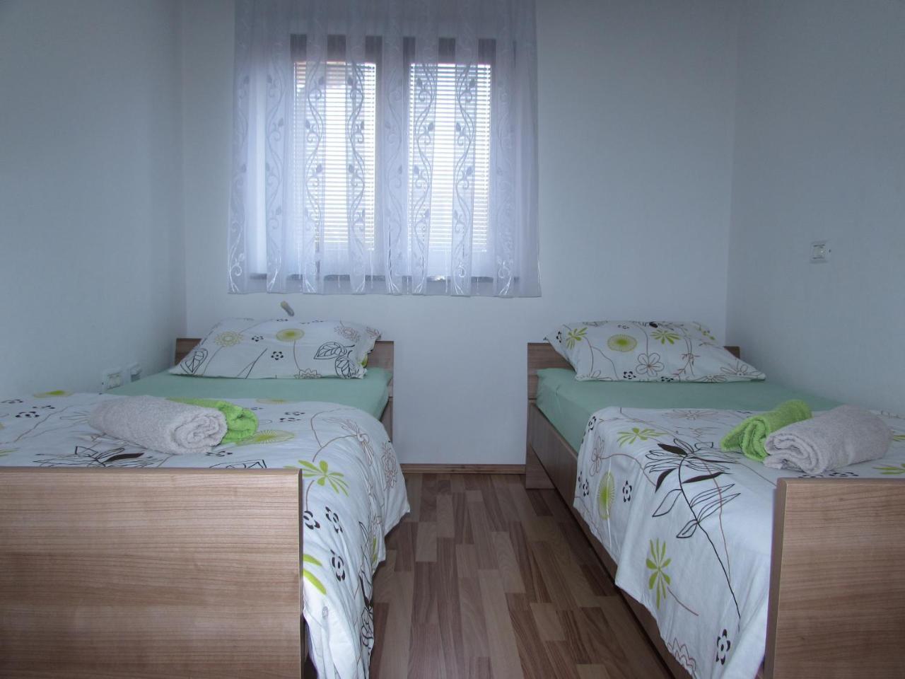 Apartments Goga 乌马格 外观 照片
