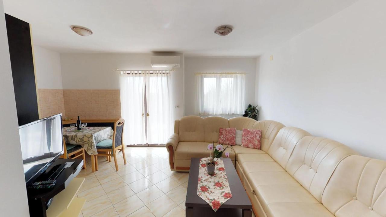 Apartments Goga 乌马格 外观 照片