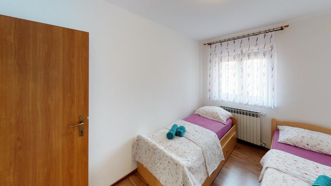 Apartments Goga 乌马格 外观 照片