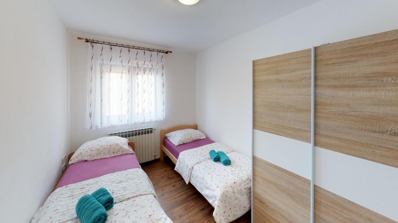 Apartments Goga 乌马格 外观 照片